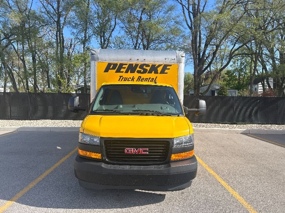 Light Duty Box Truck-Light and Medium Duty Trucks-GMC-2021-Savana G33903-Byron Center-MI-107,924\n\t\tmiles-$ 23,500 - Image 2
