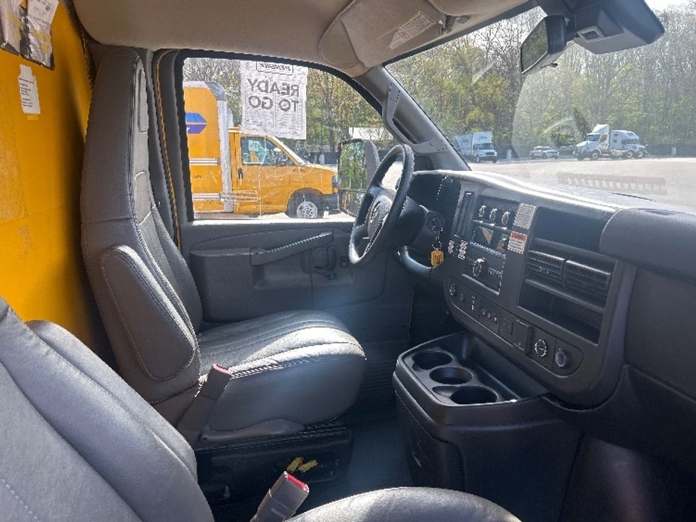 Light Duty Box Truck-Light and Medium Duty Trucks-GMC-2021-Savana G33903-Byron Center-MI-107,924\n\t\tmiles-$ 23,500 - Image 22