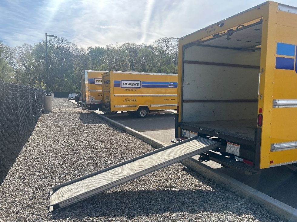 Light Duty Box Truck-Light and Medium Duty Trucks-GMC-2021-Savana G33903-Byron Center-MI-107,924\n\t\tmiles-$ 23,500 - Image 9