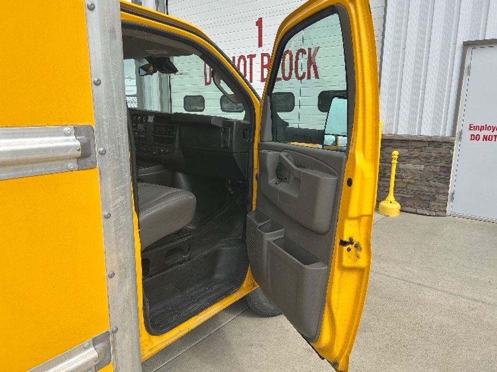 Light Duty Box Truck-Light and Medium Duty Trucks-GMC-2021-Savana G33903-Byron Center-MI-80,568\n\t\tmiles-$ 28,250 - Image 17