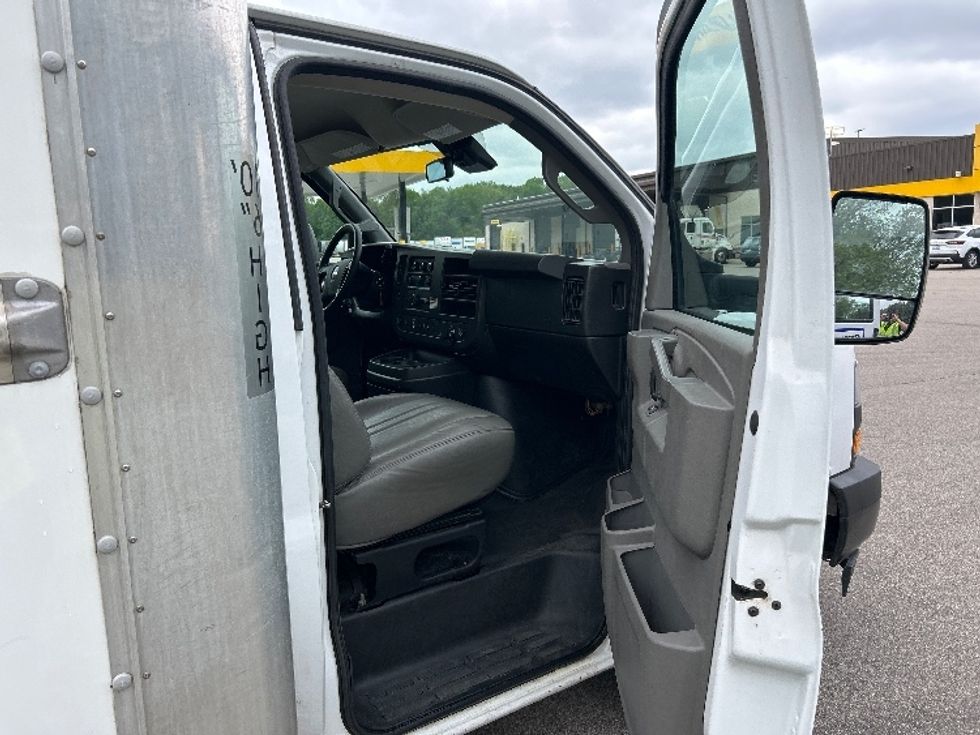 Light Duty Box Truck-Light and Medium Duty Trucks-GMC-2021-Savana G33903-Byron Center-MI-92,597\n\t\tmiles-$ 29,500 - Image 18