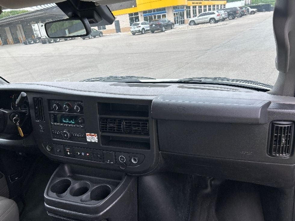 Light Duty Box Truck-Light and Medium Duty Trucks-GMC-2021-Savana G33903-Byron Center-MI-92,597\n\t\tmiles-$ 29,500 - Image 19