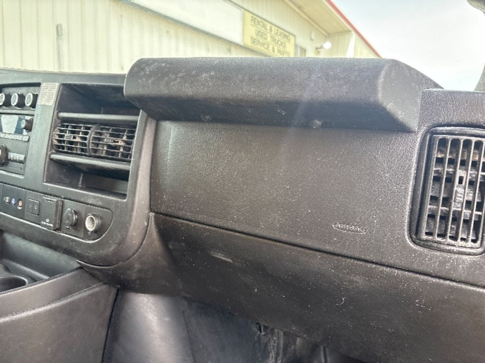 Light Duty Box Truck-Light and Medium Duty Trucks-GMC-2021-Savana G33903-Byron Center-MI-94,393\n\t\tmiles-$ 26,750 - Image 21