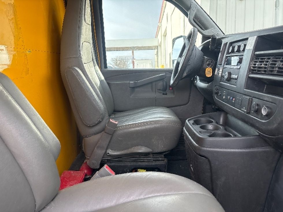 Light Duty Box Truck-Light and Medium Duty Trucks-GMC-2021-Savana G33903-Byron Center-MI-94,393\n\t\tmiles-$ 26,750 - Image 22