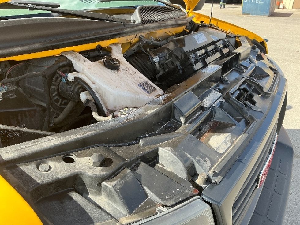 Light Duty Box Truck-Light and Medium Duty Trucks-GMC-2021-Savana G33903-Calgary-AB-143,597\n\t\tkm-$ 33,000 - Image 23