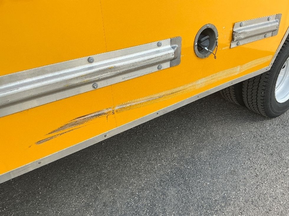 Light Duty Box Truck-Light and Medium Duty Trucks-GMC-2021-Savana G33903-Calgary-AB-143,597\n\t\tkm-$ 33,000 - Image 25