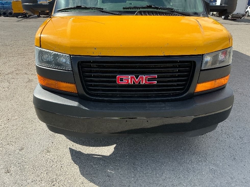 Light Duty Box Truck-Light and Medium Duty Trucks-GMC-2021-Savana G33903-Calgary-AB-143,597\n\t\tkm-$ 33,000 - Image 27