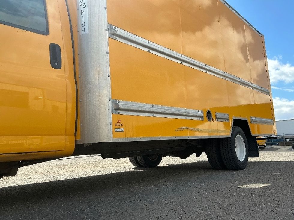 Light Duty Box Truck-Light and Medium Duty Trucks-GMC-2021-Savana G33903-Calgary-AB-143,597\n\t\tkm-$ 33,000 - Image 5