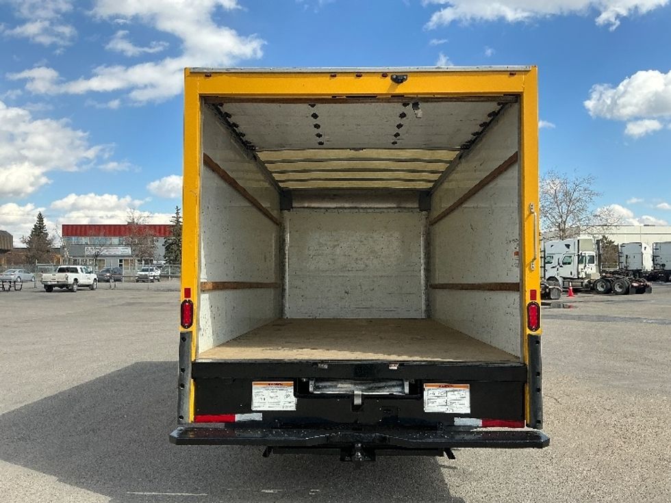 Light Duty Box Truck-Light and Medium Duty Trucks-GMC-2021-Savana G33903-Calgary-AB-143,597\n\t\tkm-$ 33,000 - Image 8