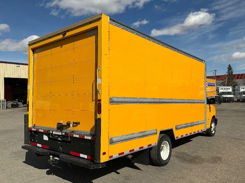 Light Duty Box Truck-Light and Medium Duty Trucks-GMC-2021-Savana G33903-Calgary-AB-153,393\n\t\tkm-$ 33,000 - Image 12