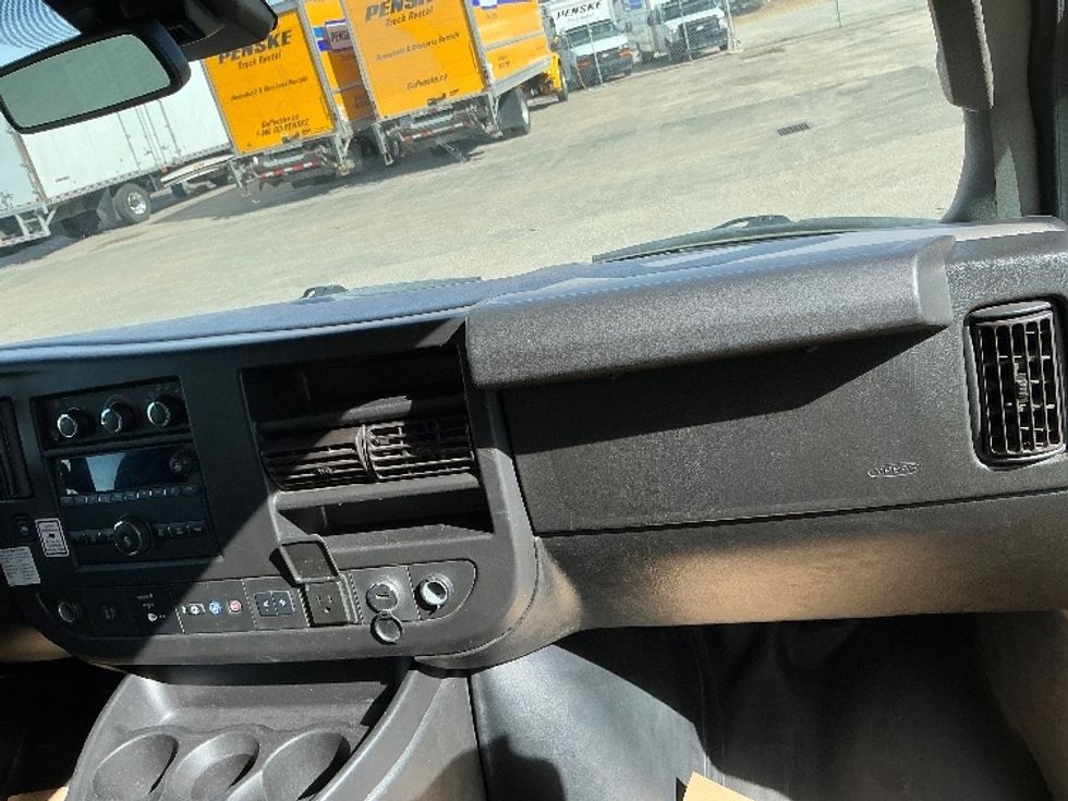 Light Duty Box Truck-Light and Medium Duty Trucks-GMC-2021-Savana G33903-Calgary-AB-153,393\n\t\tkm-$ 33,000 - Image 20