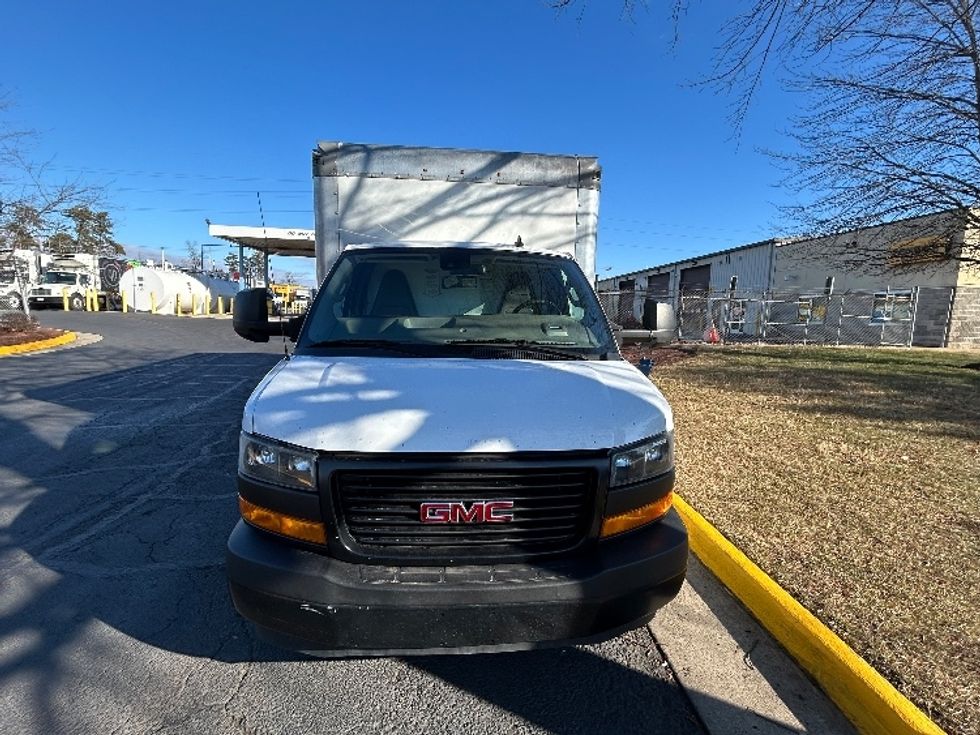 Light Duty Box Truck-Light and Medium Duty Trucks-GMC-2021-Savana G33903-Capitol Heights-MD-113,682\n\t\tmiles-$ 27,000 - Image 2