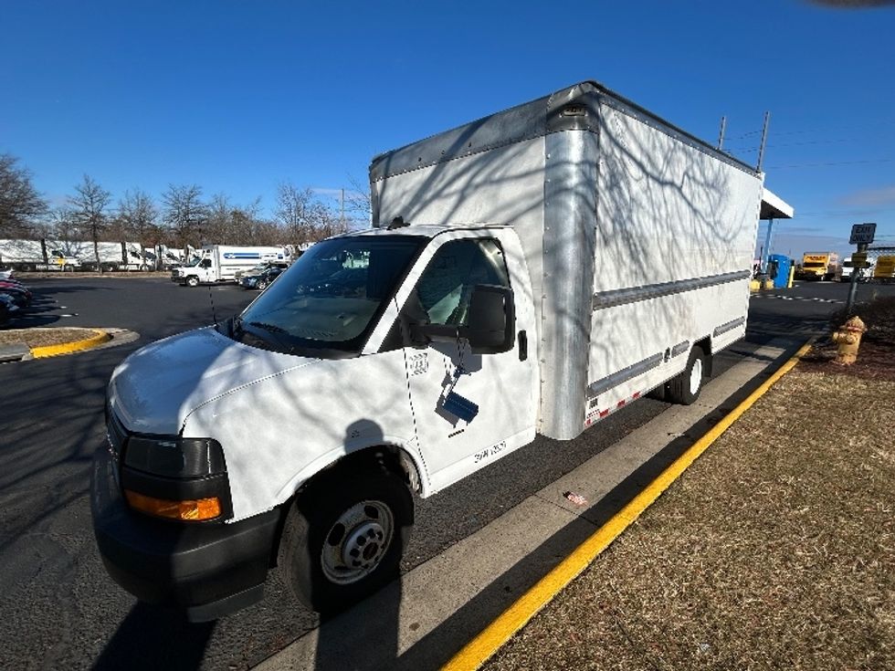 Light Duty Box Truck-Light and Medium Duty Trucks-GMC-2021-Savana G33903-Capitol Heights-MD-113,682\n\t\tmiles-$ 27,000 - Image 3