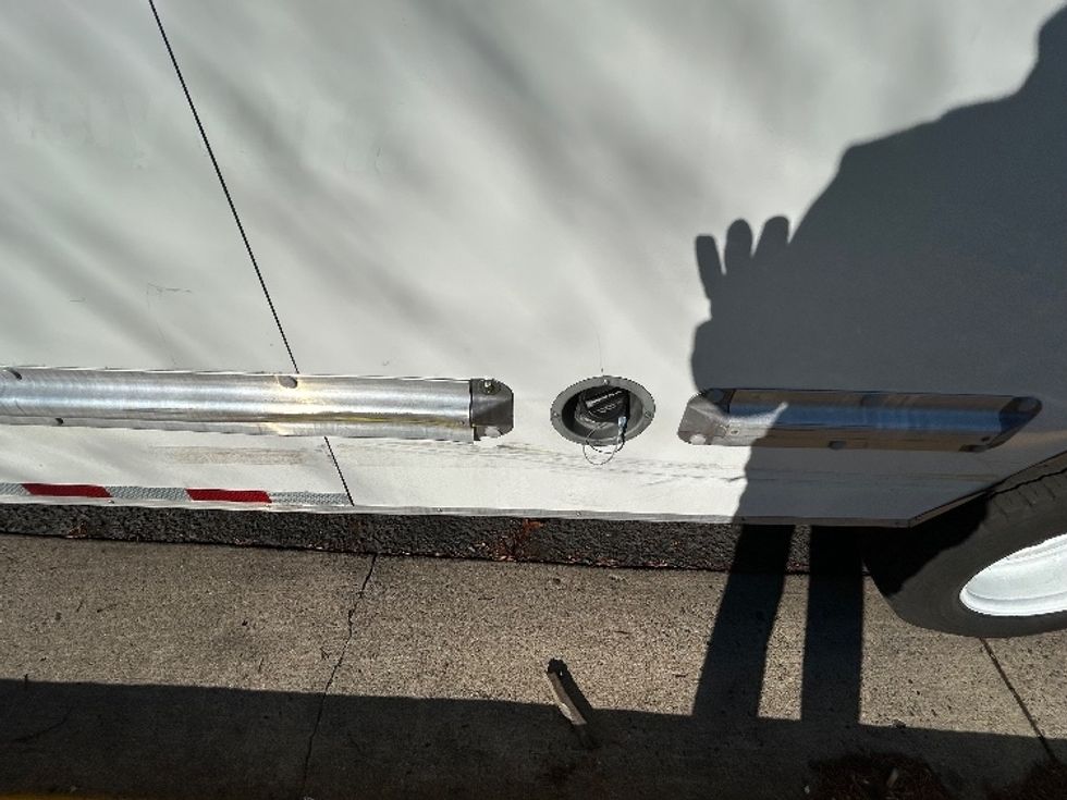 Light Duty Box Truck-Light and Medium Duty Trucks-GMC-2021-Savana G33903-Capitol Heights-MD-113,682\n\t\tmiles-$ 27,000 - Image 22