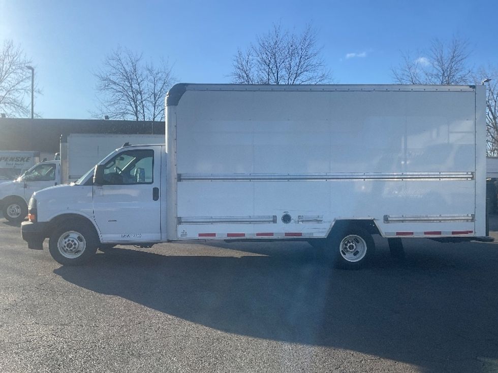 Light Duty Box Truck-Light and Medium Duty Trucks-GMC-2021-Savana G33903-Capitol Heights-MD-120,182\n\t\tmiles-$ 26,250 - Image 4