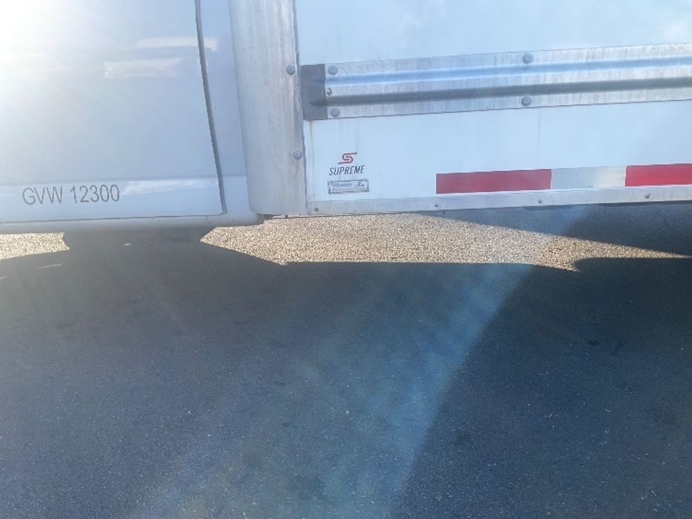 Light Duty Box Truck-Light and Medium Duty Trucks-GMC-2021-Savana G33903-Capitol Heights-MD-120,182\n\t\tmiles-$ 26,250 - Image 5