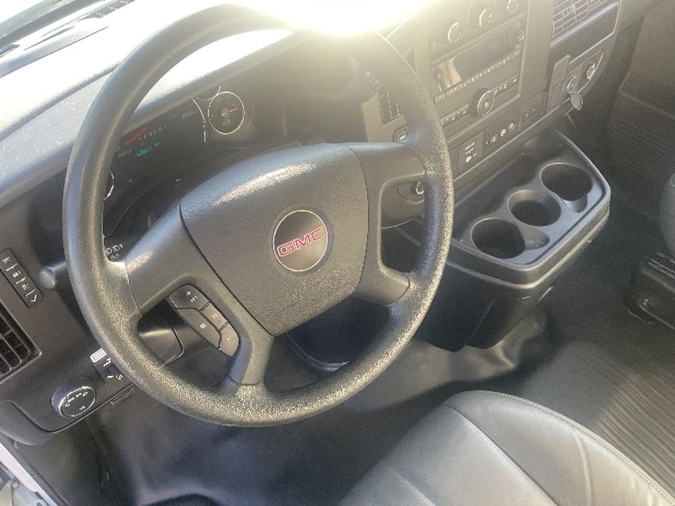 Light Duty Box Truck-Light and Medium Duty Trucks-GMC-2021-Savana G33903-Capitol Heights-MD-120,182\n\t\tmiles-$ 26,250 - Image 15