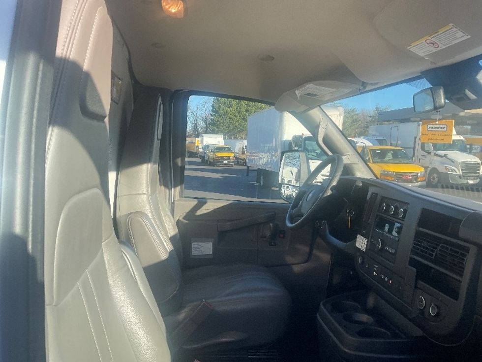 Light Duty Box Truck-Light and Medium Duty Trucks-GMC-2021-Savana G33903-Capitol Heights-MD-120,182\n\t\tmiles-$ 26,250 - Image 20