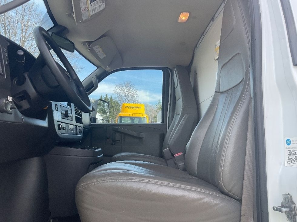 Light Duty Box Truck-Light and Medium Duty Trucks-GMC-2021-Savana G33903-Capitol Heights-MD-57,355\n\t\tmiles-$ 34,250 - Image 17