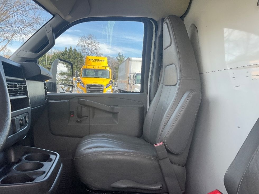Light Duty Box Truck-Light and Medium Duty Trucks-GMC-2021-Savana G33903-Capitol Heights-MD-57,355\n\t\tmiles-$ 34,250 - Image 19