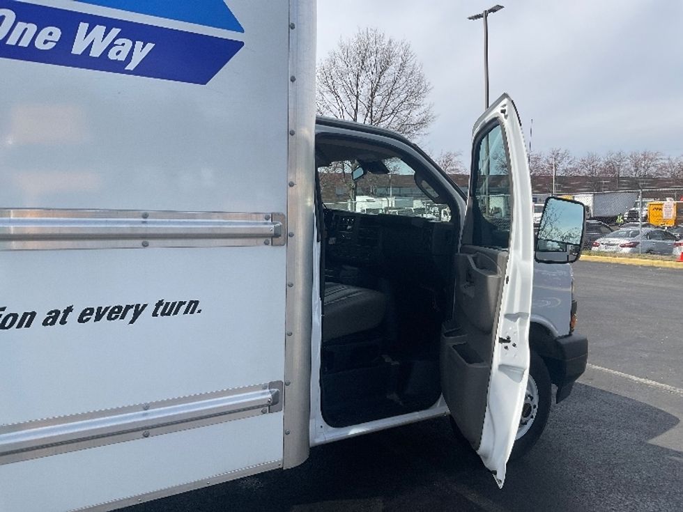 Light Duty Box Truck-Light and Medium Duty Trucks-GMC-2021-Savana G33903-Capitol Heights-MD-57,355\n\t\tmiles-$ 34,250 - Image 20