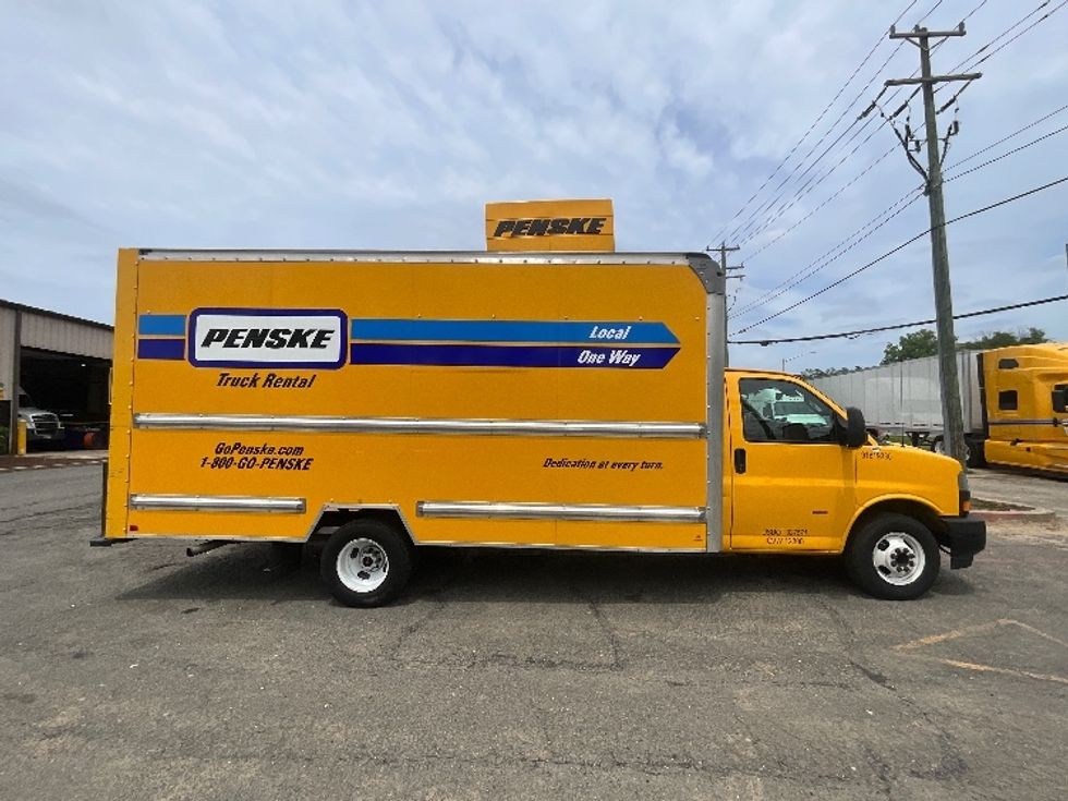 Light Duty Box Truck-Light and Medium Duty Trucks-GMC-2021-Savana G33903-Capitol Heights-MD-63,916\n\t\tmiles-$ 28,250 - Image 15