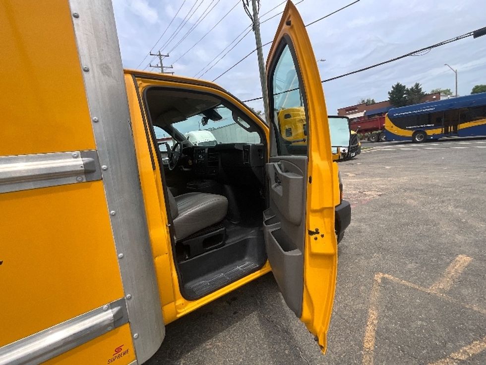 Light Duty Box Truck-Light and Medium Duty Trucks-GMC-2021-Savana G33903-Capitol Heights-MD-63,916\n\t\tmiles-$ 28,250 - Image 20