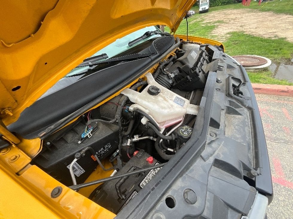 Light Duty Box Truck-Light and Medium Duty Trucks-GMC-2021-Savana G33903-Capitol Heights-MD-63,916\n\t\tmiles-$ 28,250 - Image 23