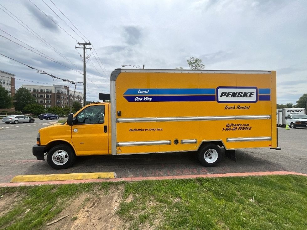 Light Duty Box Truck-Light and Medium Duty Trucks-GMC-2021-Savana G33903-Capitol Heights-MD-63,916\n\t\tmiles-$ 28,250 - Image 4
