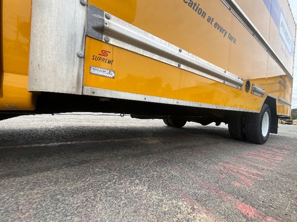 Light Duty Box Truck-Light and Medium Duty Trucks-GMC-2021-Savana G33903-Capitol Heights-MD-63,916\n\t\tmiles-$ 28,250 - Image 5