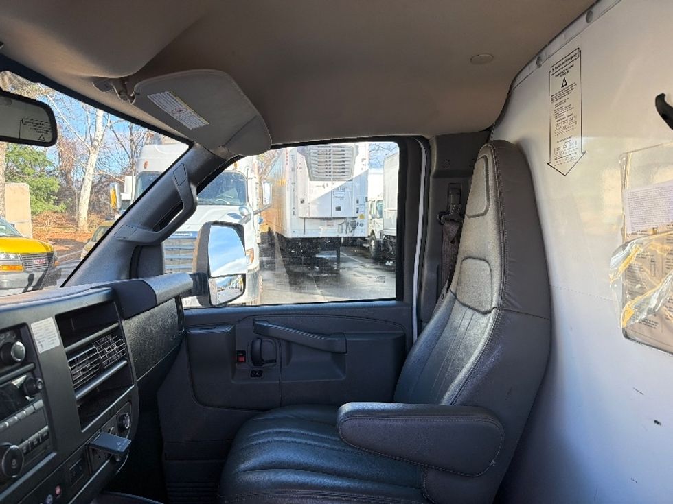 Light Duty Box Truck-Light and Medium Duty Trucks-GMC-2021-Savana G33903-Capitol Heights-MD-86,743\n\t\tmiles-$ 30,000 - Image 19