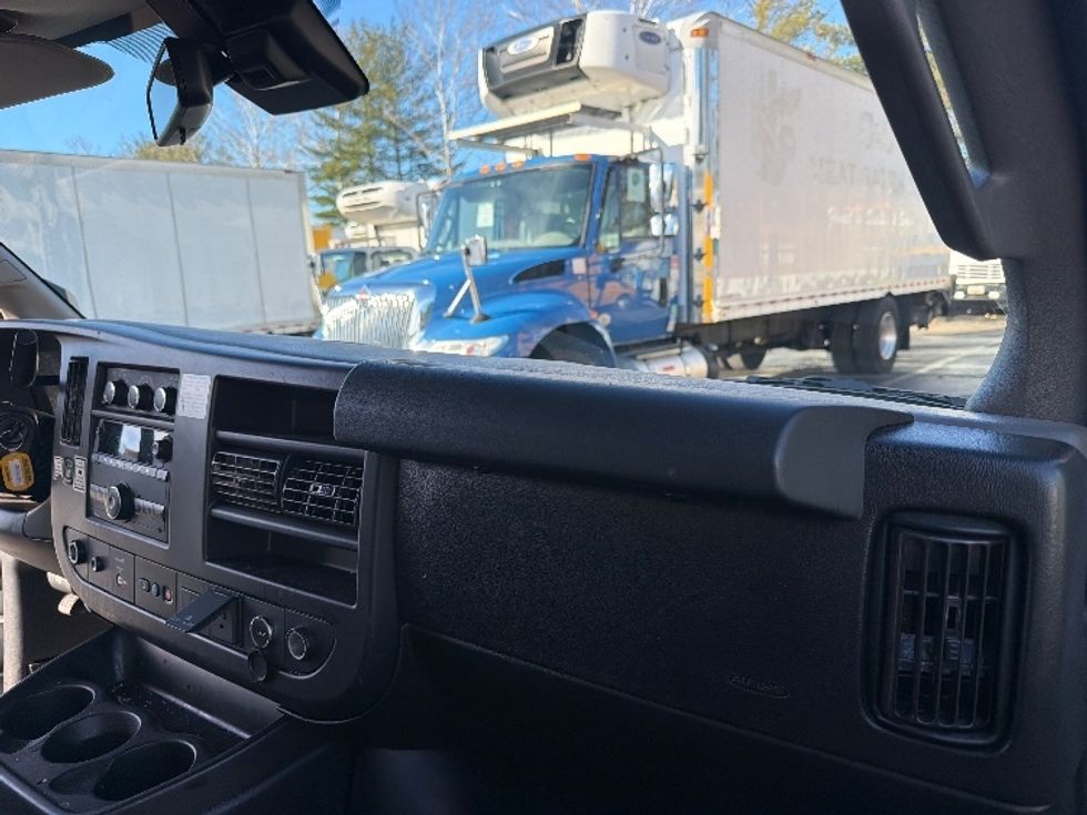 Light Duty Box Truck-Light and Medium Duty Trucks-GMC-2021-Savana G33903-Capitol Heights-MD-86,743\n\t\tmiles-$ 30,000 - Image 21