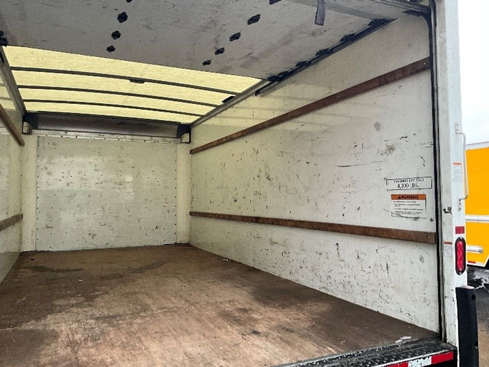 Light Duty Box Truck-Light and Medium Duty Trucks-GMC-2021-Savana G33903-Capitol Heights-MD-87,898\n\t\tmiles-$ 30,000 - Image 12