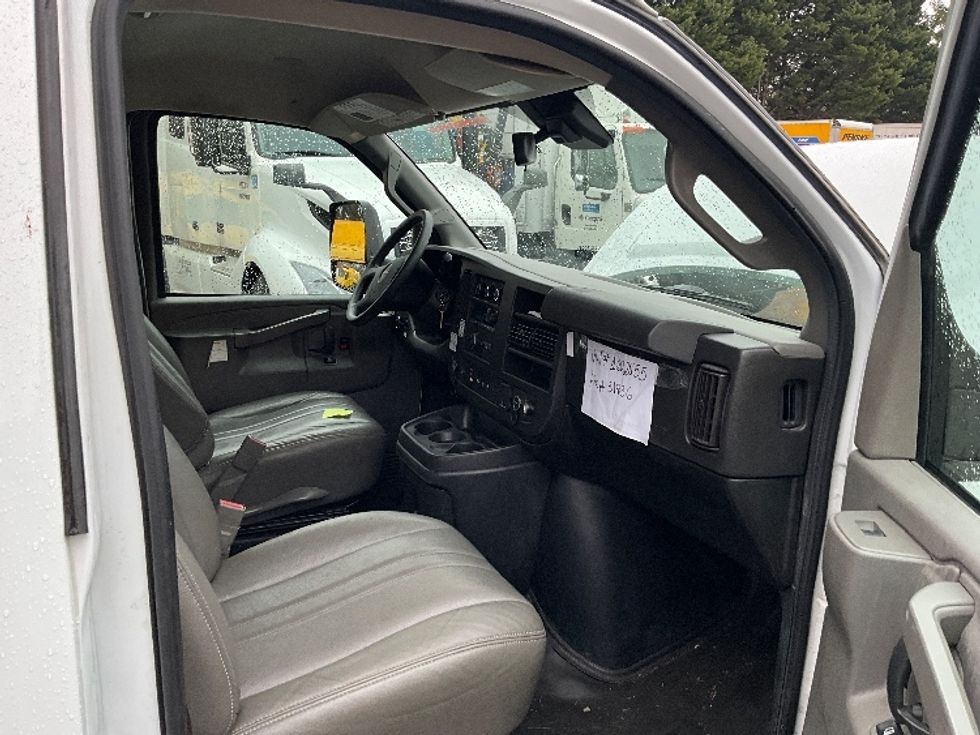 Light Duty Box Truck-Light and Medium Duty Trucks-GMC-2021-Savana G33903-Capitol Heights-MD-87,898\n\t\tmiles-$ 30,000 - Image 22