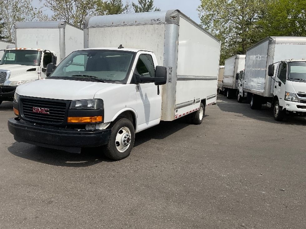 Light Duty Box Truck-Light and Medium Duty Trucks-GMC-2021-Savana G33903-Capitol Heights-MD-89,002\n\t\tmiles-$ 30,750 - Image 1