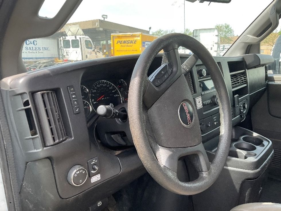 Light Duty Box Truck-Light and Medium Duty Trucks-GMC-2021-Savana G33903-Capitol Heights-MD-89,002\n\t\tmiles-$ 30,750 - Image 17