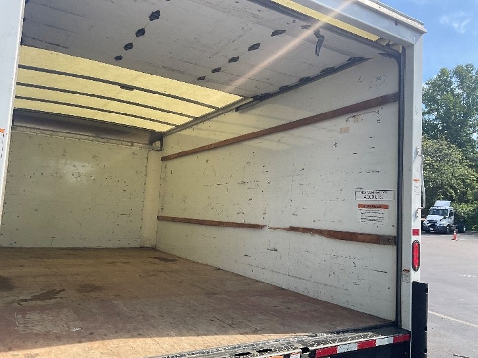 Light Duty Box Truck-Light and Medium Duty Trucks-GMC-2021-Savana G33903-Capitol Heights-MD-95,151\n\t\tmiles-$ 29,250 - Image 12