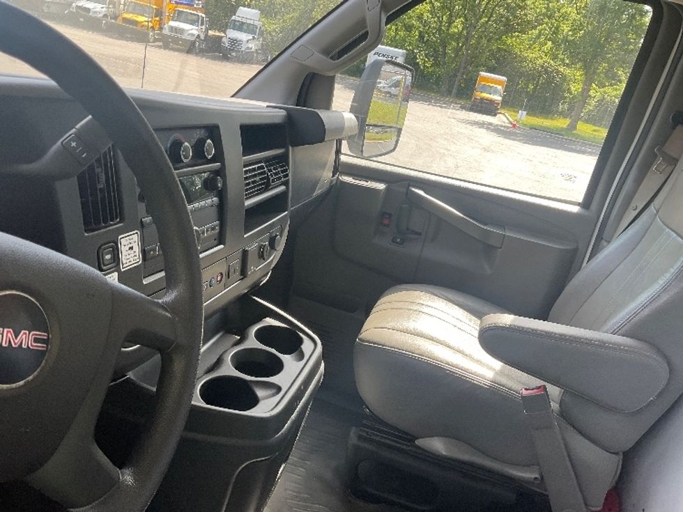 Light Duty Box Truck-Light and Medium Duty Trucks-GMC-2021-Savana G33903-Capitol Heights-MD-95,151\n\t\tmiles-$ 29,250 - Image 19