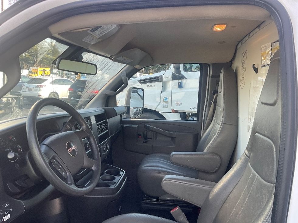 Light Duty Box Truck-Light and Medium Duty Trucks-GMC-2021-Savana G33903-Capitol Heights-MD-96,780\n\t\tmiles-$ 29,000 - Image 17