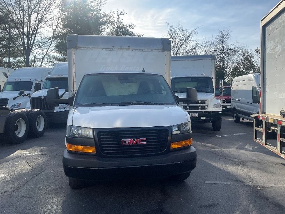 Light Duty Box Truck-Light and Medium Duty Trucks-GMC-2021-Savana G33903-Capitol Heights-MD-96,780\n\t\tmiles-$ 29,000 - Image 2