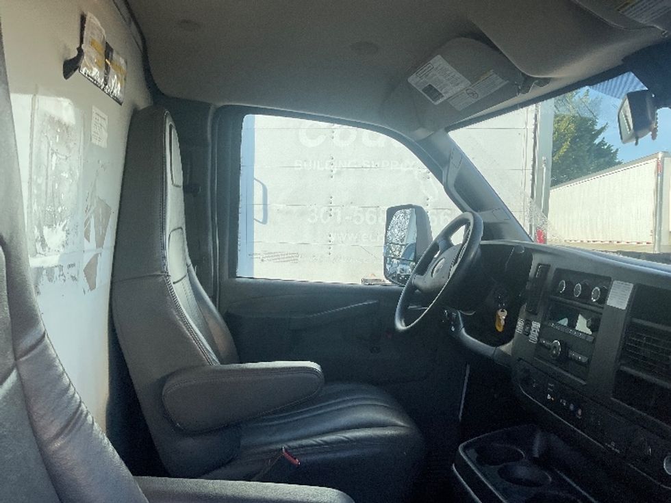 Light Duty Box Truck-Light and Medium Duty Trucks-GMC-2021-Savana G33903-Capitol Heights-MD-96,780\n\t\tmiles-$ 29,000 - Image 22