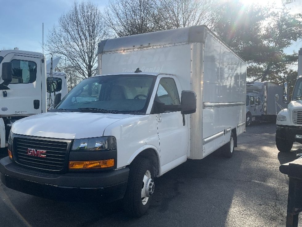 Light Duty Box Truck-Light and Medium Duty Trucks-GMC-2021-Savana G33903-Capitol Heights-MD-96,780\n\t\tmiles-$ 29,000 - Image 3