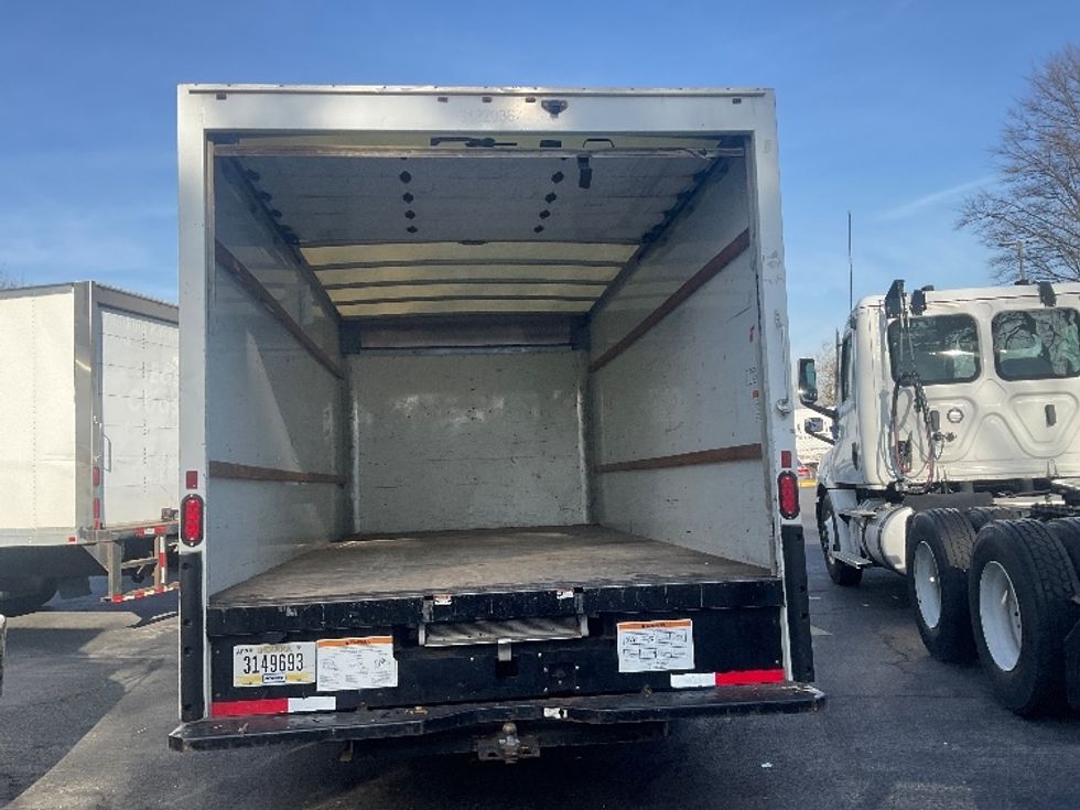 Light Duty Box Truck-Light and Medium Duty Trucks-GMC-2021-Savana G33903-Capitol Heights-MD-96,780\n\t\tmiles-$ 29,000 - Image 8