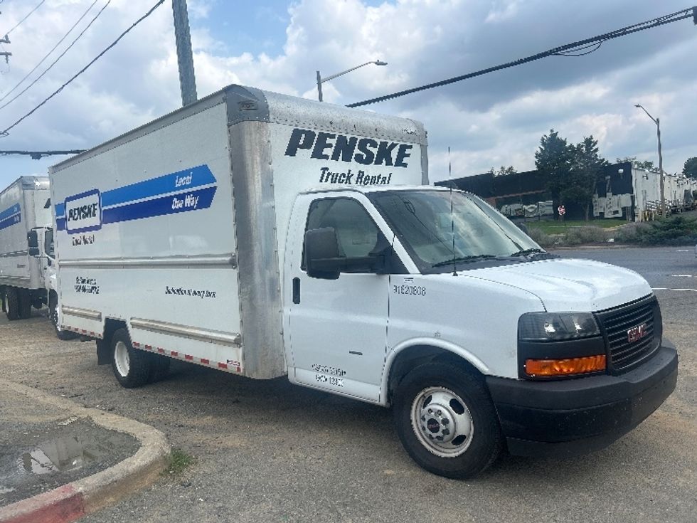 Light Duty Box Truck-Light and Medium Duty Trucks-GMC-2021-Savana G33903-Carrollton-TX-130,094\n\t\tmiles-$ 25,250 - Image 1