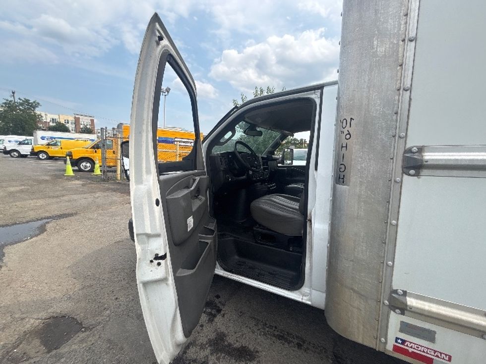 Light Duty Box Truck-Light and Medium Duty Trucks-GMC-2021-Savana G33903-Carrollton-TX-130,094\n\t\tmiles-$ 25,250 - Image 16