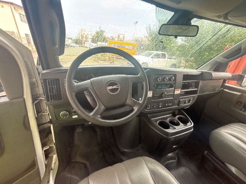 Light Duty Box Truck-Light and Medium Duty Trucks-GMC-2021-Savana G33903-Carrollton-TX-130,094\n\t\tmiles-$ 25,250 - Image 18
