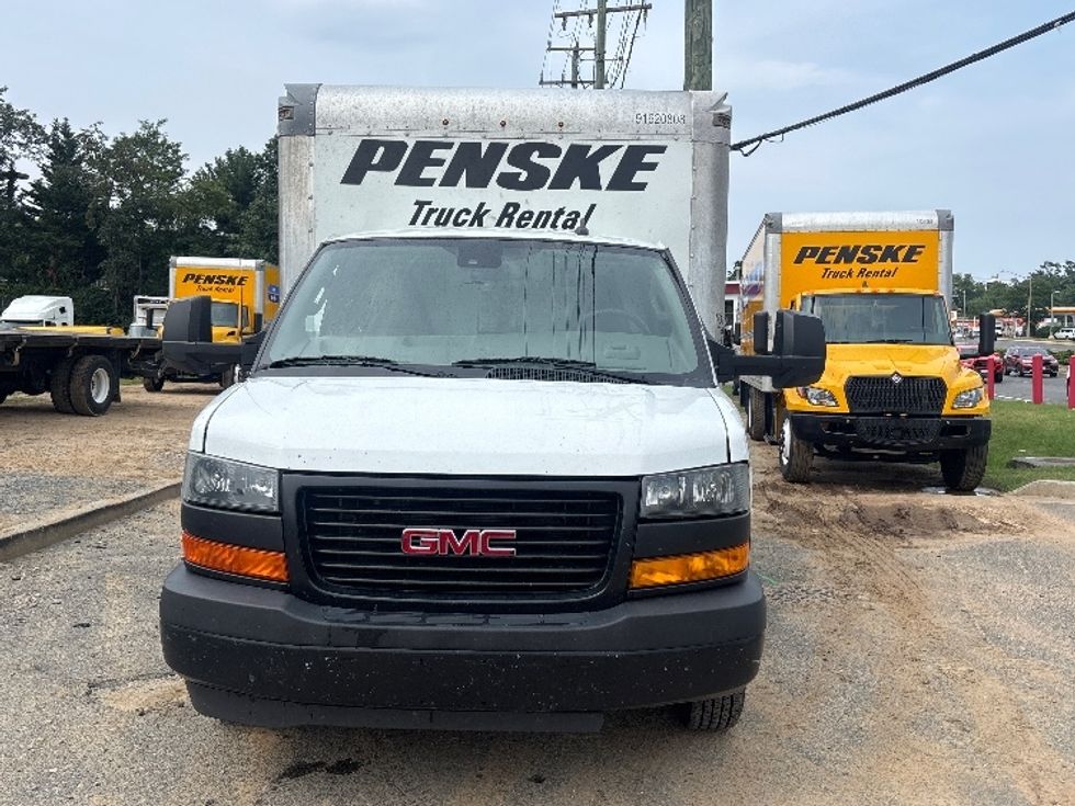 Light Duty Box Truck-Light and Medium Duty Trucks-GMC-2021-Savana G33903-Carrollton-TX-130,094\n\t\tmiles-$ 25,250 - Image 2