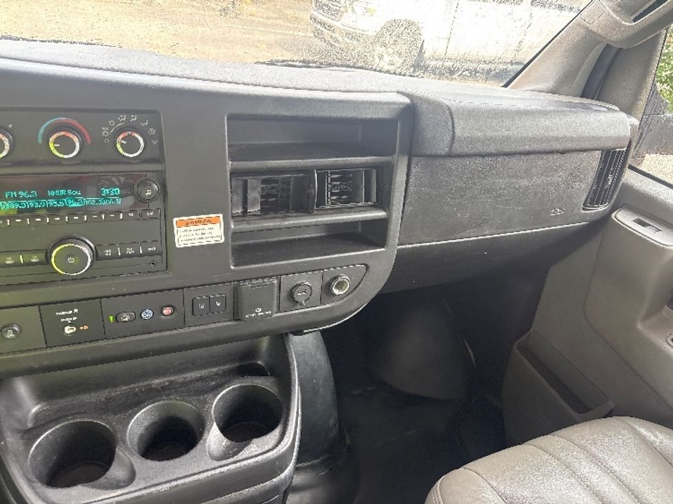 Light Duty Box Truck-Light and Medium Duty Trucks-GMC-2021-Savana G33903-Carrollton-TX-130,094\n\t\tmiles-$ 25,250 - Image 21