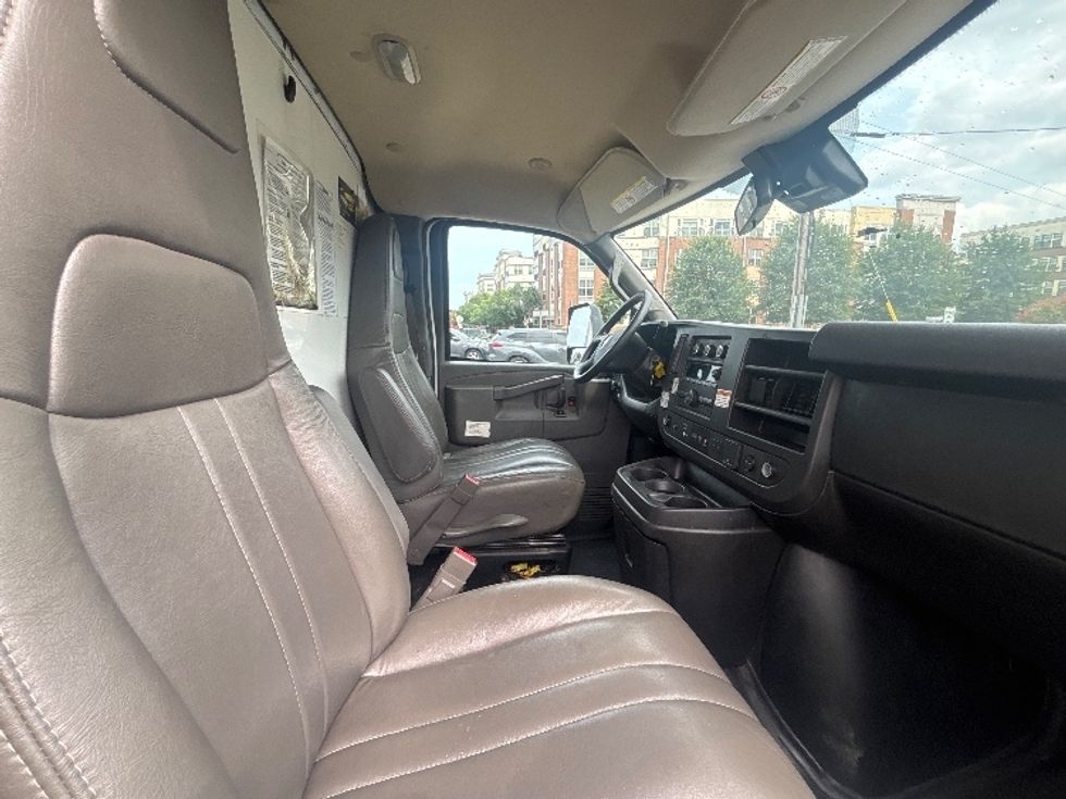 Light Duty Box Truck-Light and Medium Duty Trucks-GMC-2021-Savana G33903-Carrollton-TX-130,094\n\t\tmiles-$ 25,250 - Image 22