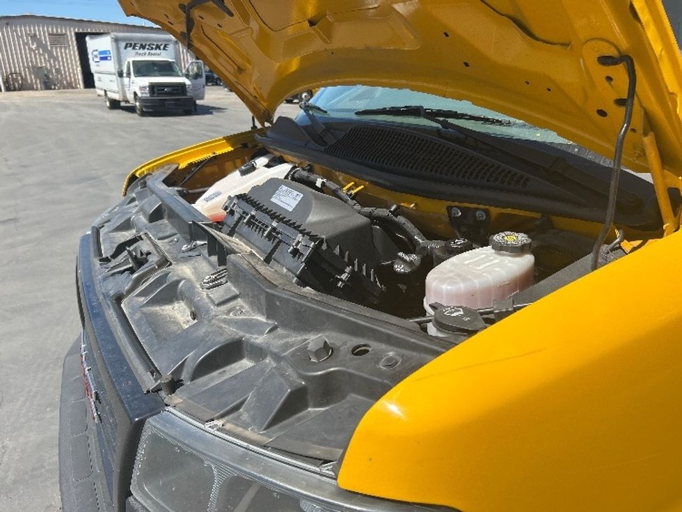 Light Duty Box Truck-Light and Medium Duty Trucks-GMC-2021-Savana G33903-Carson-CA-72,571\n\t\tmiles-$ 30,250 - Image 24